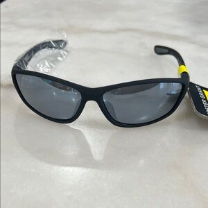 Foster Grant Polarized Black Sunglasses with Gray Lenses